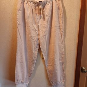 Women's Casual Cream Joggers. NWT